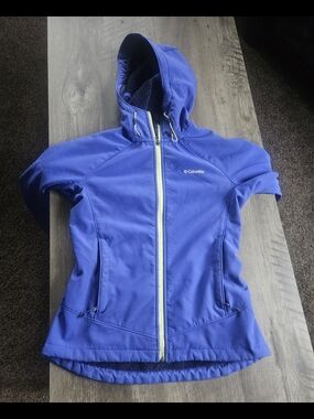 Columbia Women's Blue Hooded Softshell Jacket